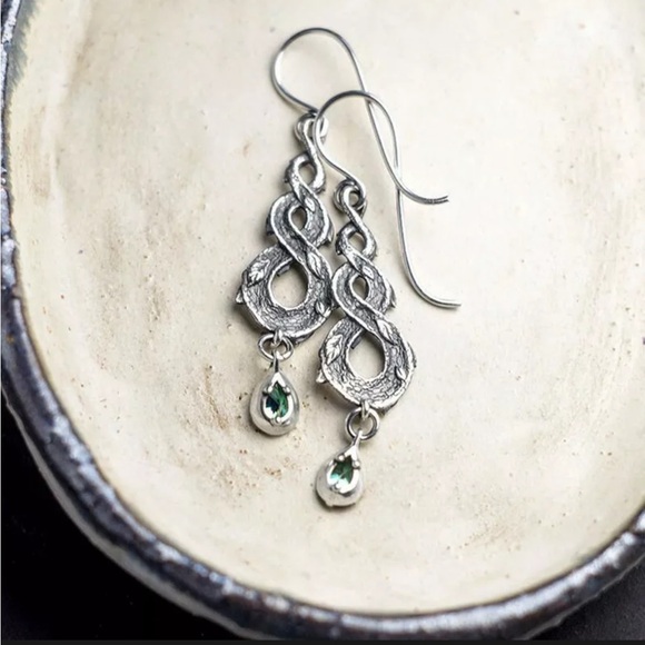 💋Antique Silver Twisted Etched Hook Drop Earrings - Picture 3 of 16